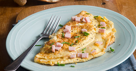 photo of a 'skinny' ham & cheese omelet